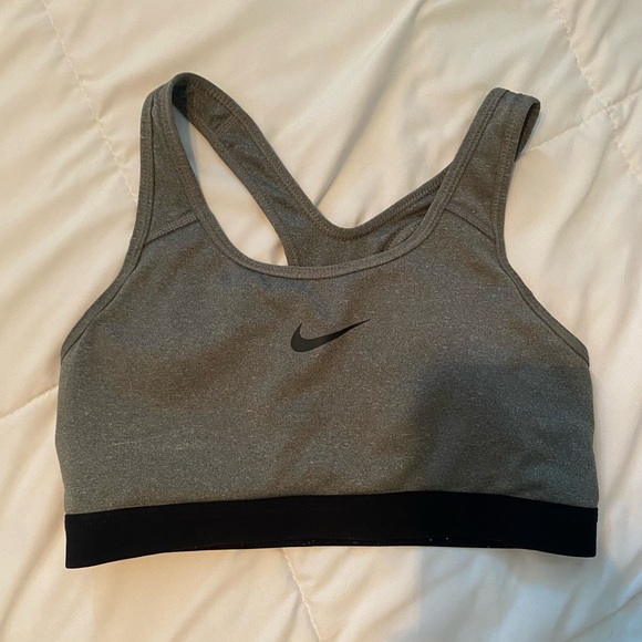 nike sports bra - Picture 1 of 3